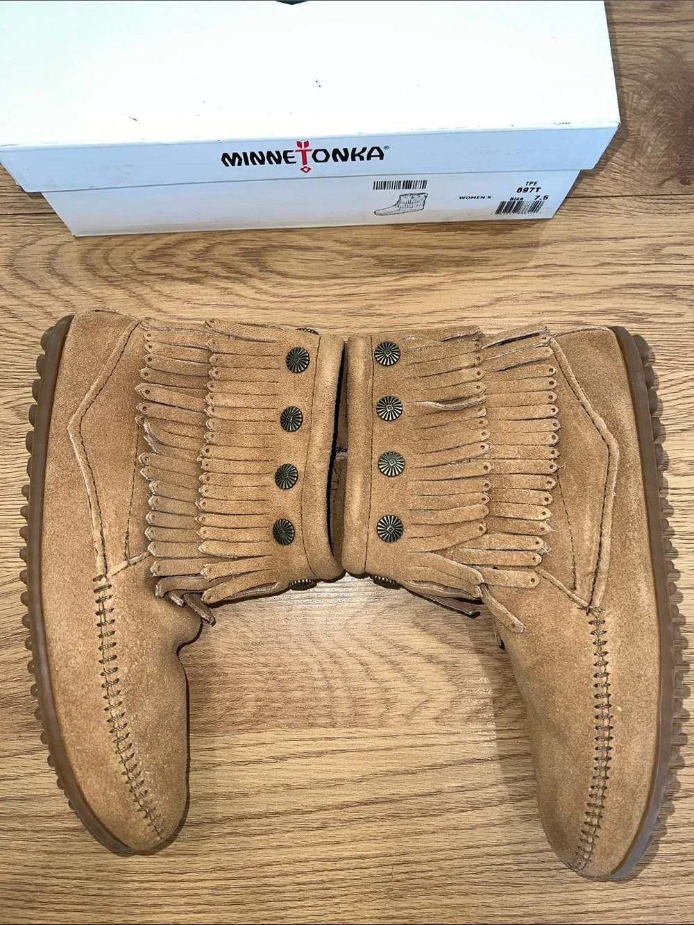 NIB Minnetonka Double Fringe Taupe Suede Boot with studded accents US 7.5